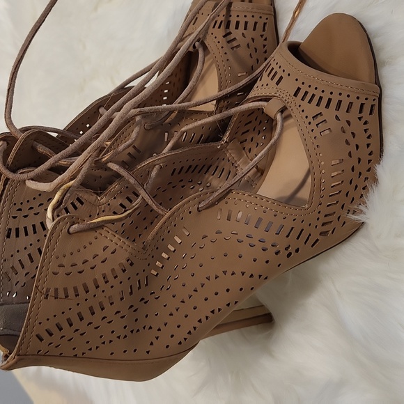 Call it Spring shoes - Picture 7 of 8